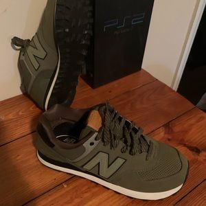 Size 9 olive green New balance 574